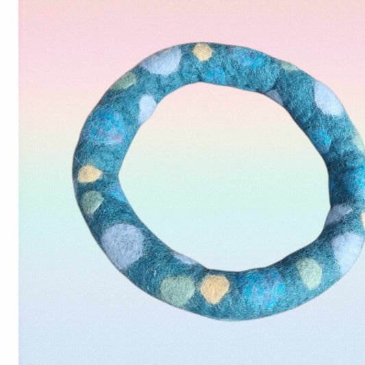 Ring ca 20 cm i diameter/2-2,5 cm bred. Rund.